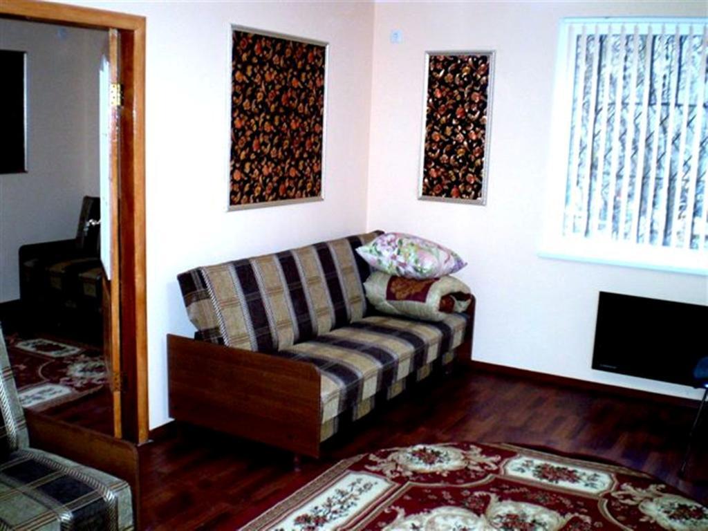 "City Center Chkalov-Sadovaya: Two-Story Wi-Fi House" Mykolaiv Room photo