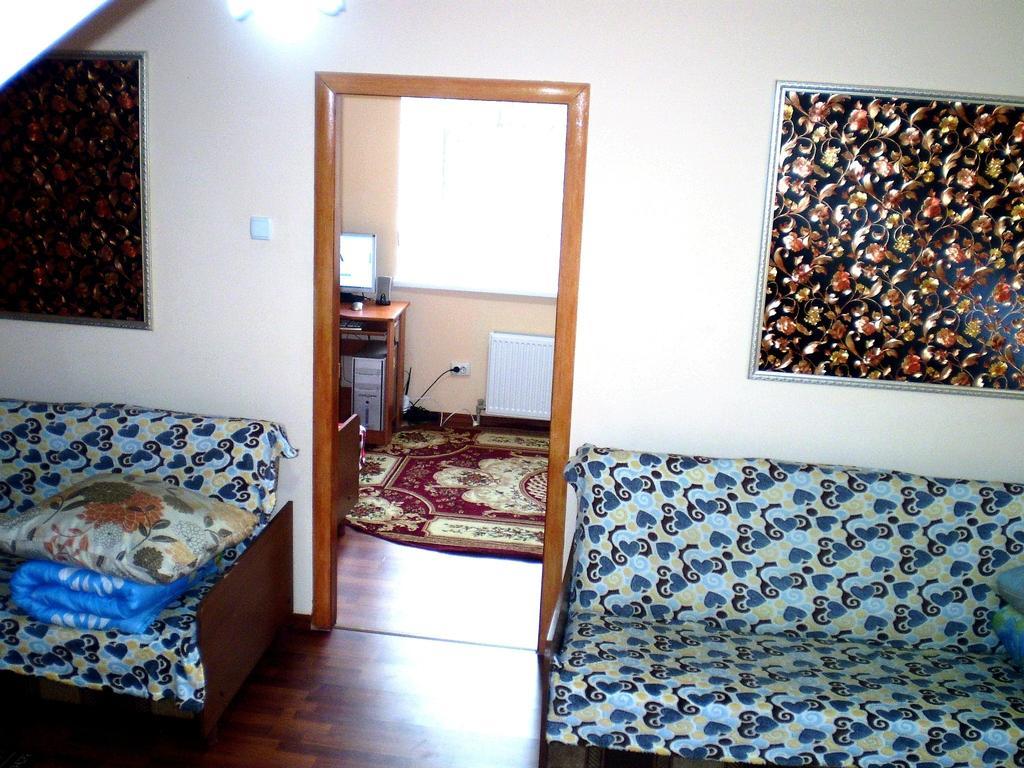 "City Center Chkalov-Sadovaya: Two-Story Wi-Fi House" Mykolaiv Room photo
